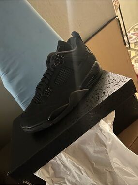 Nike All-Black Low-Top Men's Sneakers Jordan 4s